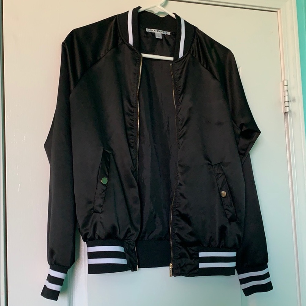 ♥️Black with White stripes Bomber Jacket♥️